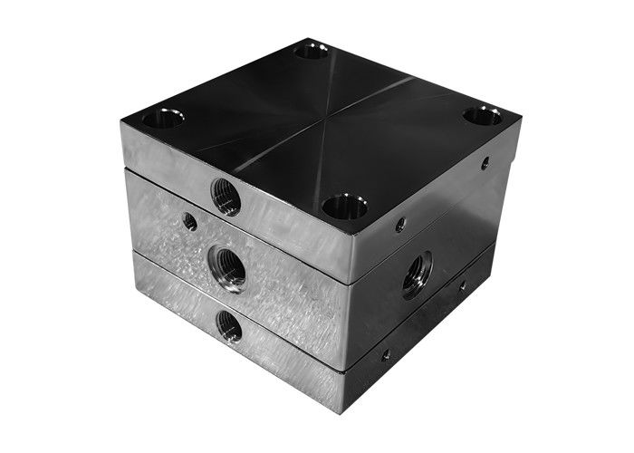 Produk yang disesuaikan Vacuum Flange 3 Berbeda dari standar, produk yang diproduksi secara massal dalam spesifikasi, jumlah, warna